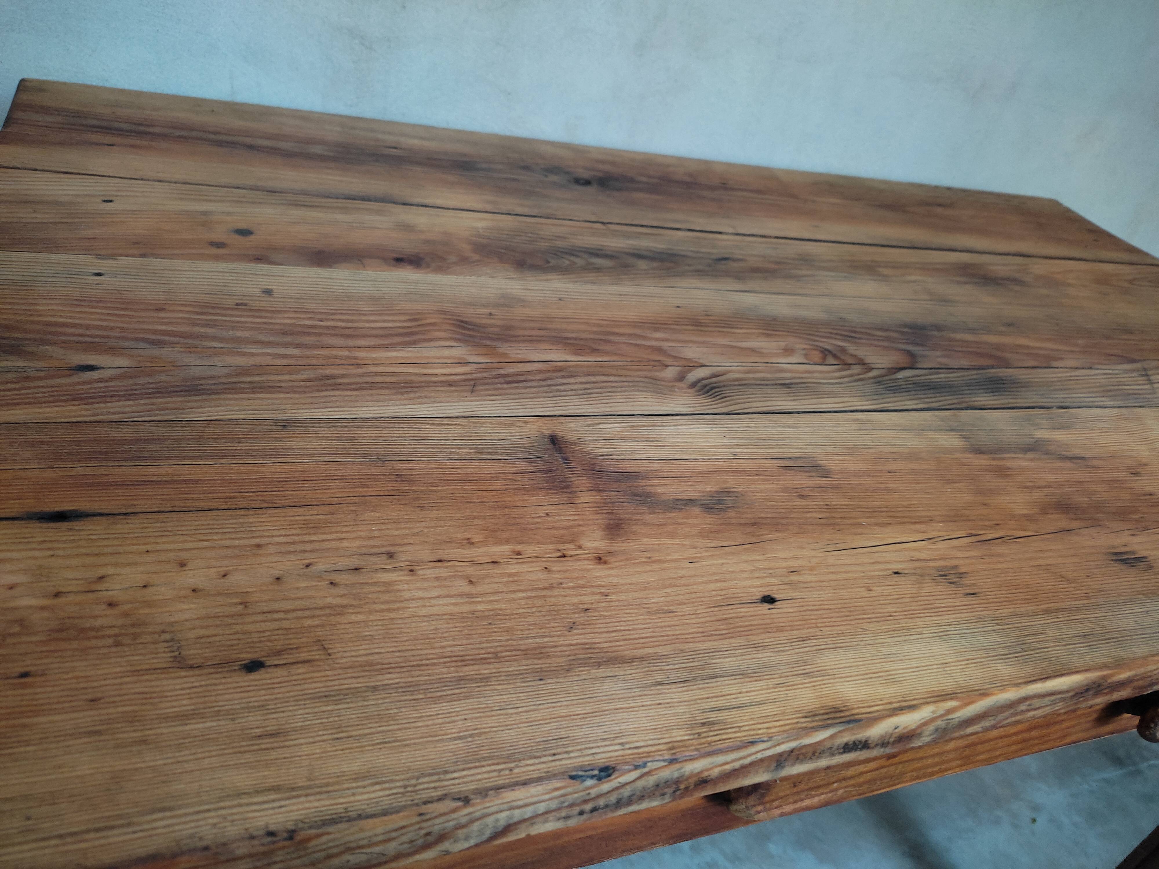 Farm table