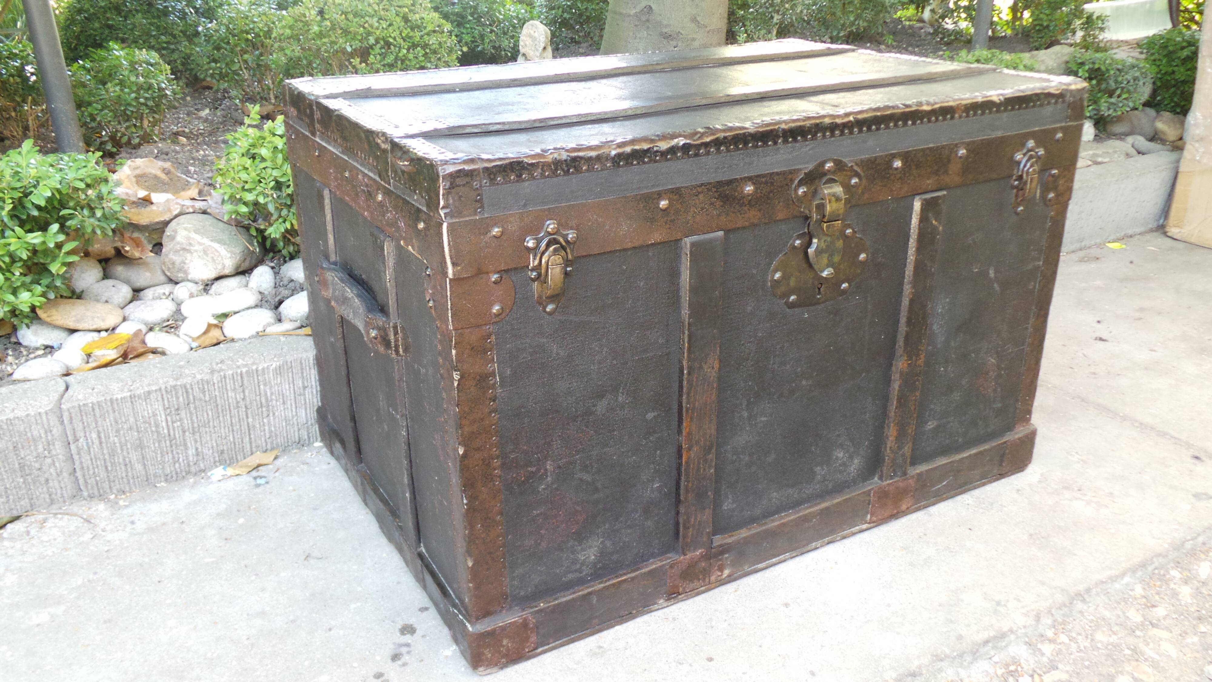 Safe travel vintage trunk