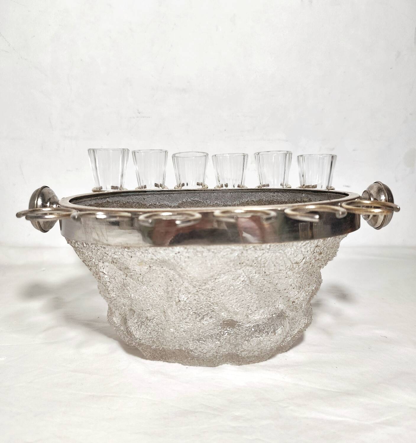 Seau à glace en verre avec douze coupes. Espagne, années 1950.