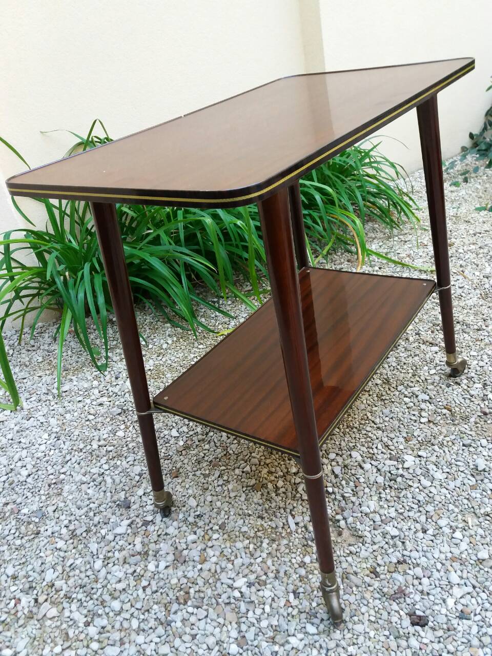 Serving rolling the 1950s vintage