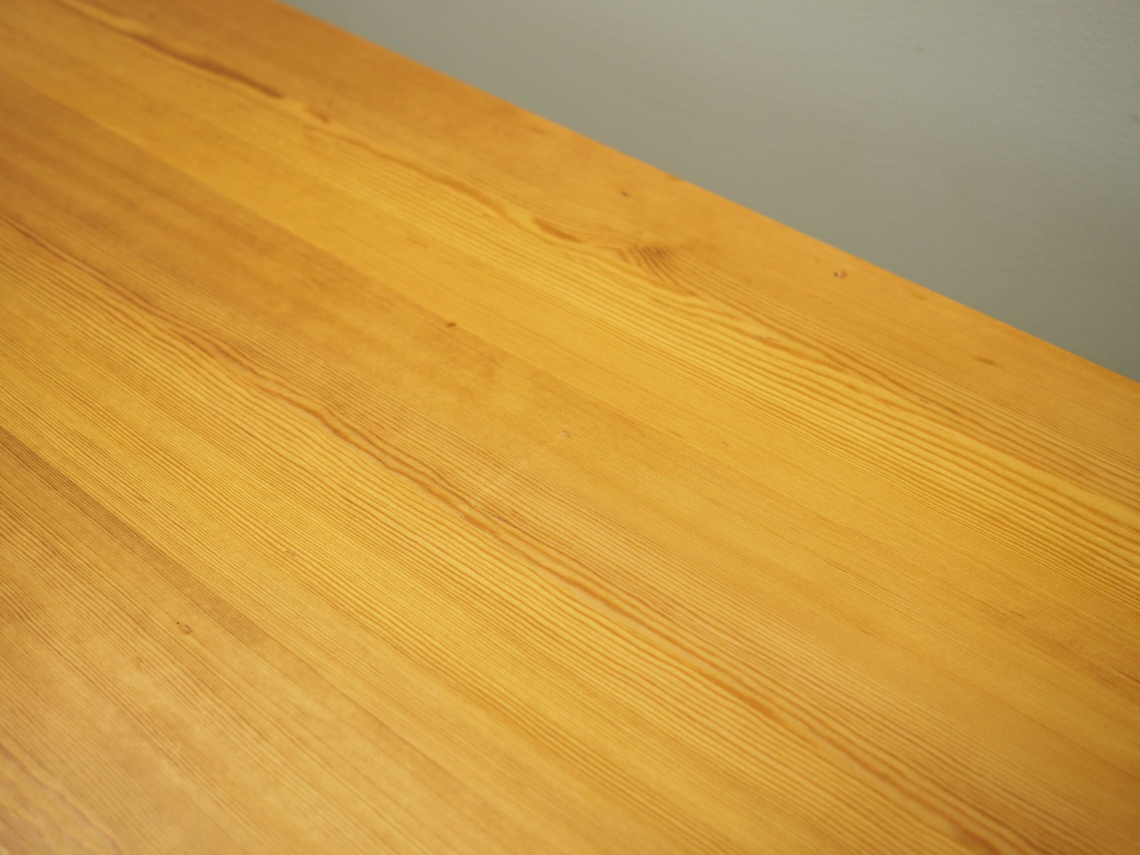 Pine showcase, Danish design, 1980s, production: Denmark