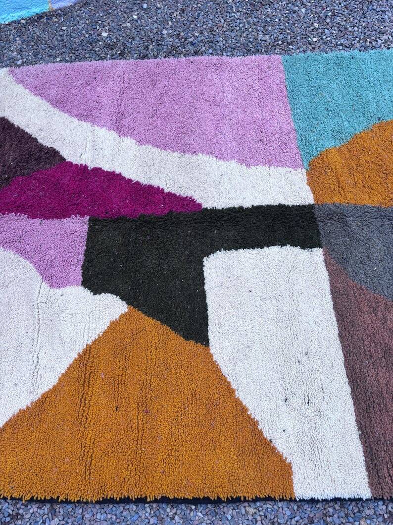 Handmade traditional Moroccan wool rug size 150 x 250 cm.