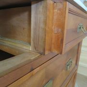 Louis Philippe style chest of drawers with 4 drawers in solid walnut and marble, 1900-1950.