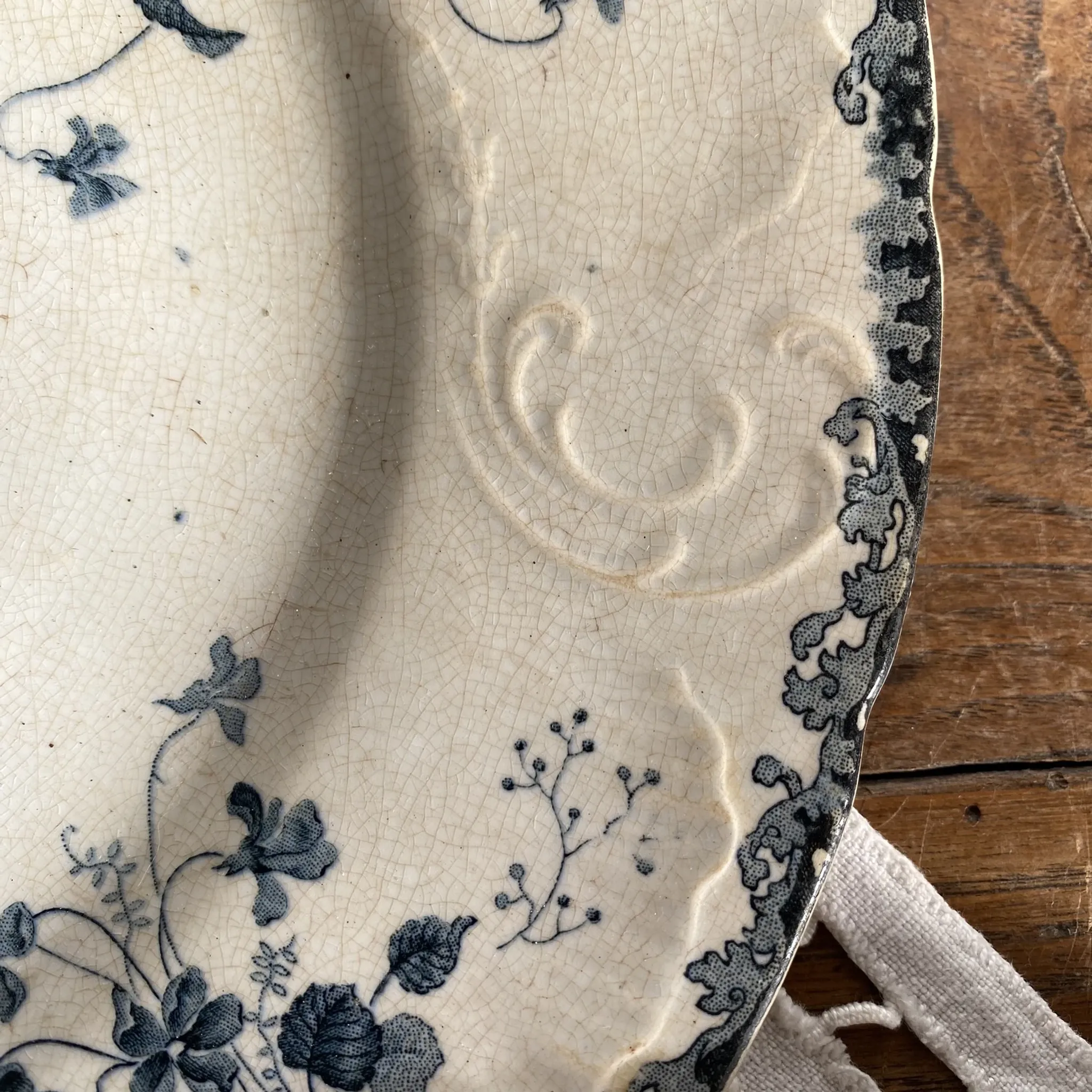 Round ironstone dishes E. Bourgeois Large deposit decorated with violets