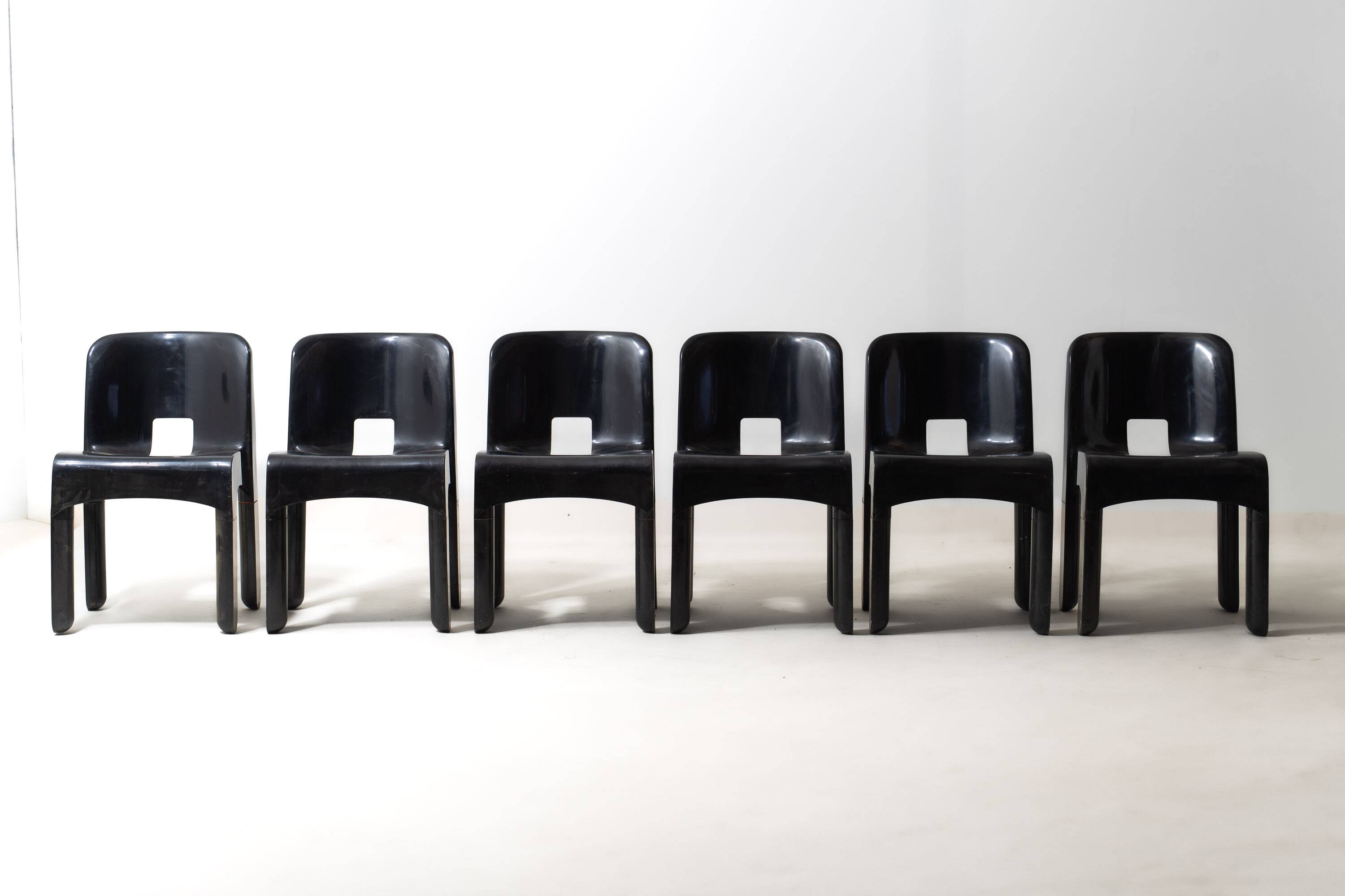 Ensemble de 6 chaises 'Universale' par Joe Colombo