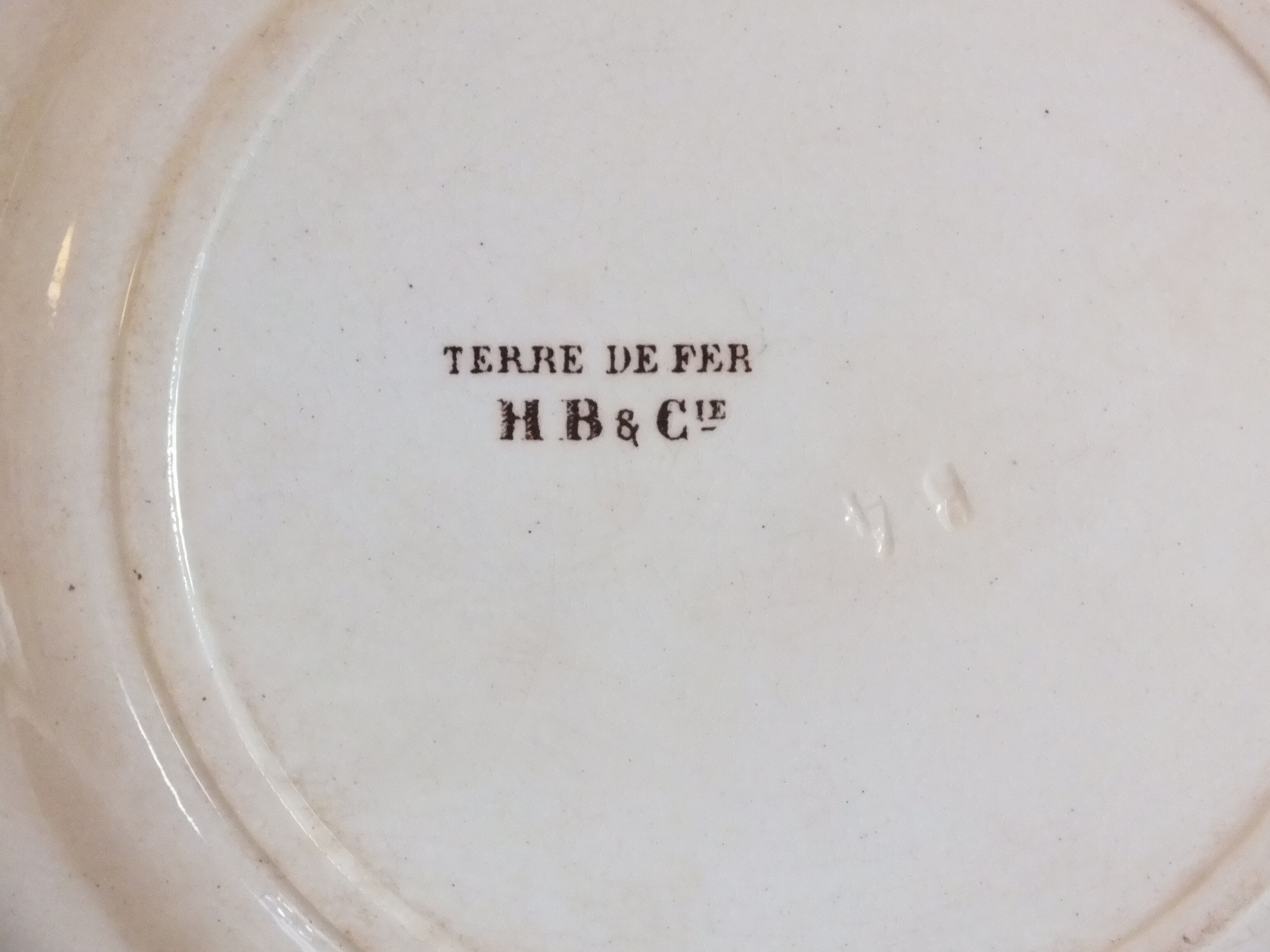 3 plates with hors d'oeuvre in Terre de Fer HB Choisy bird decoration