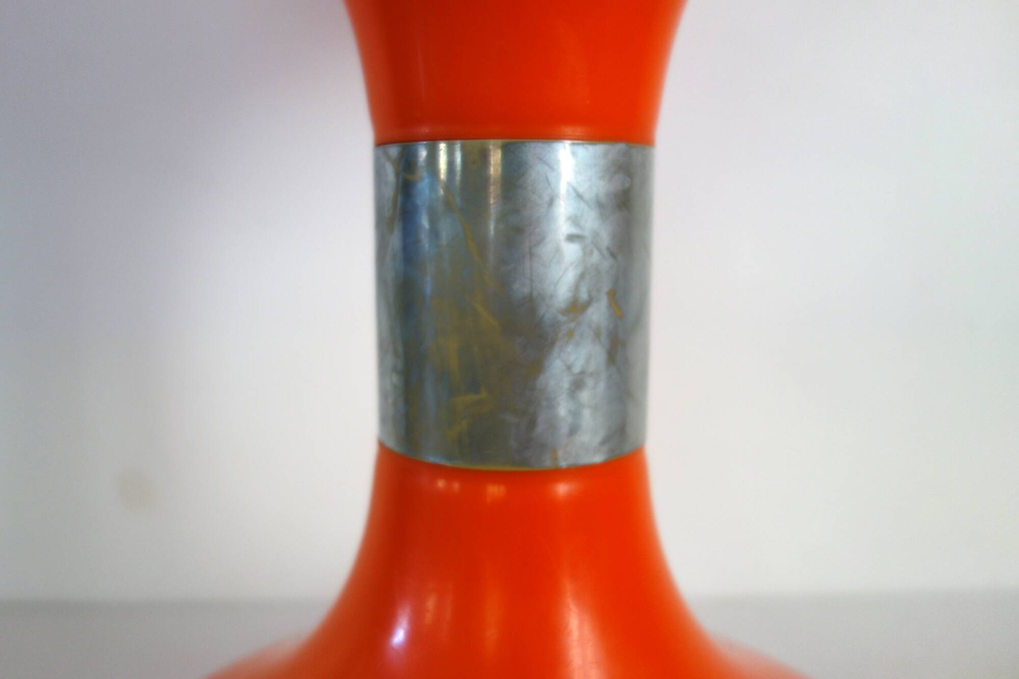 2 tabourets diabolo orange années 70