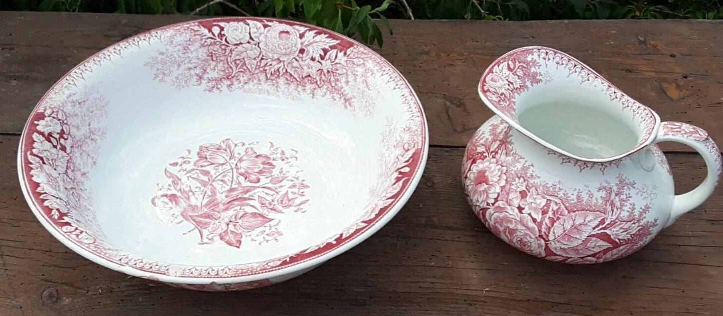 Old toilet set in Pexonne Earthenware Model Flowers FF Vintage