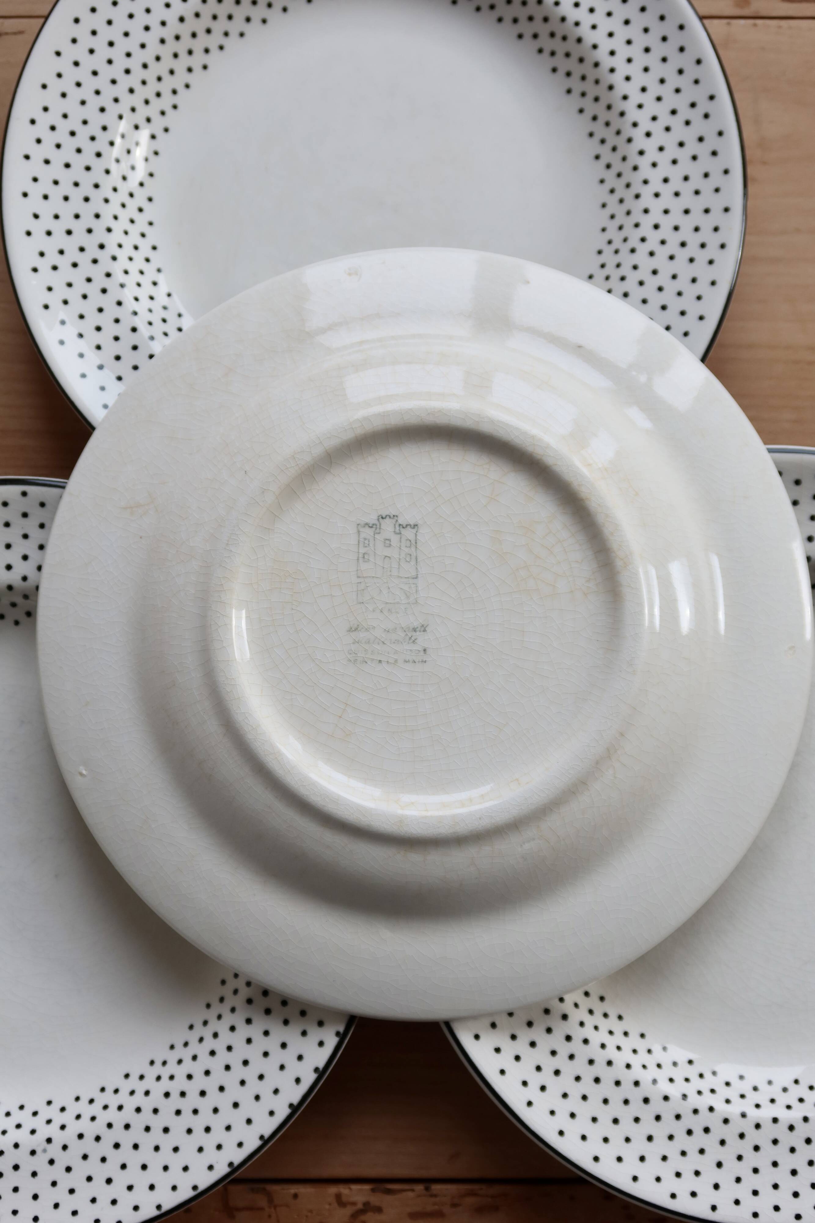 4 vintage flat plates from Gien – Black polka dot pattern