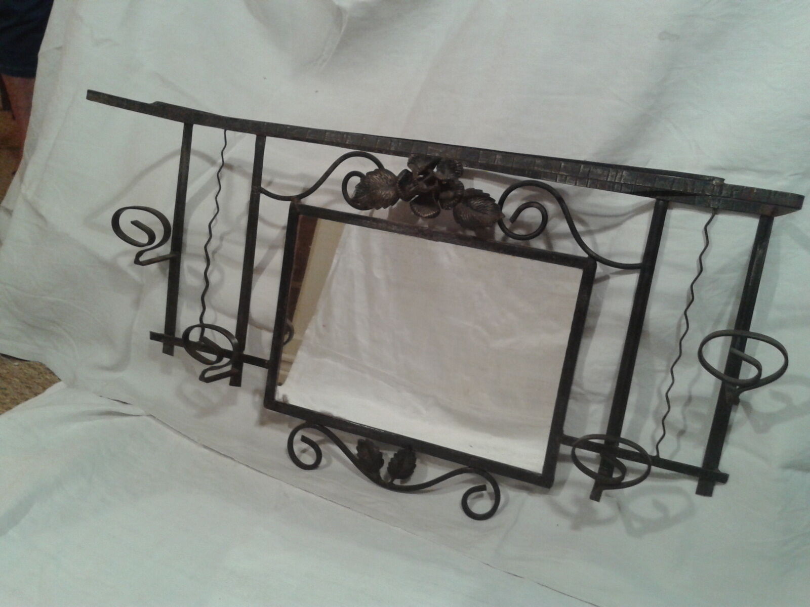 Locker room wall mirror 4 hooks