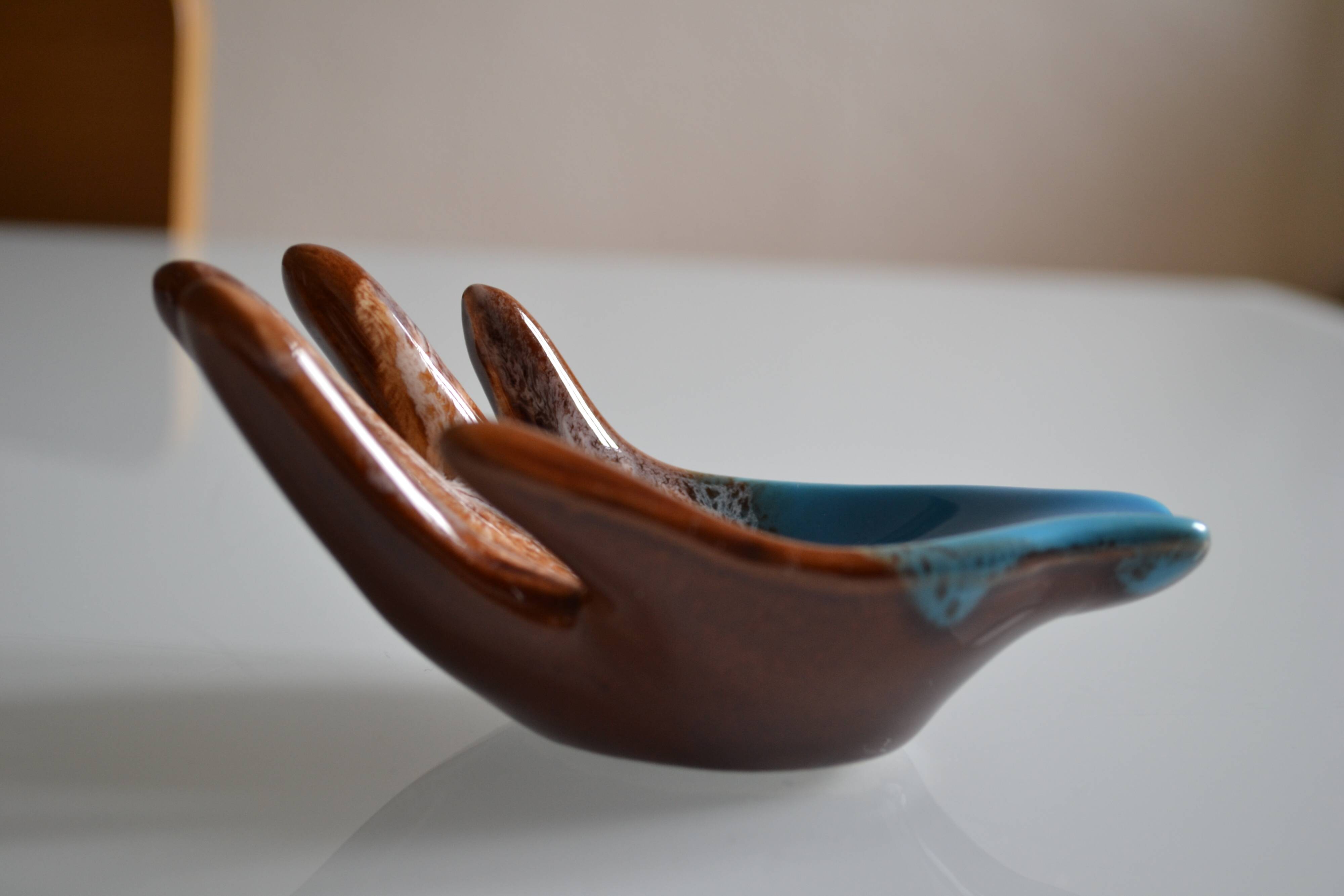 Ceramic pocket tray in the shape of a hand Vallauris France 1970