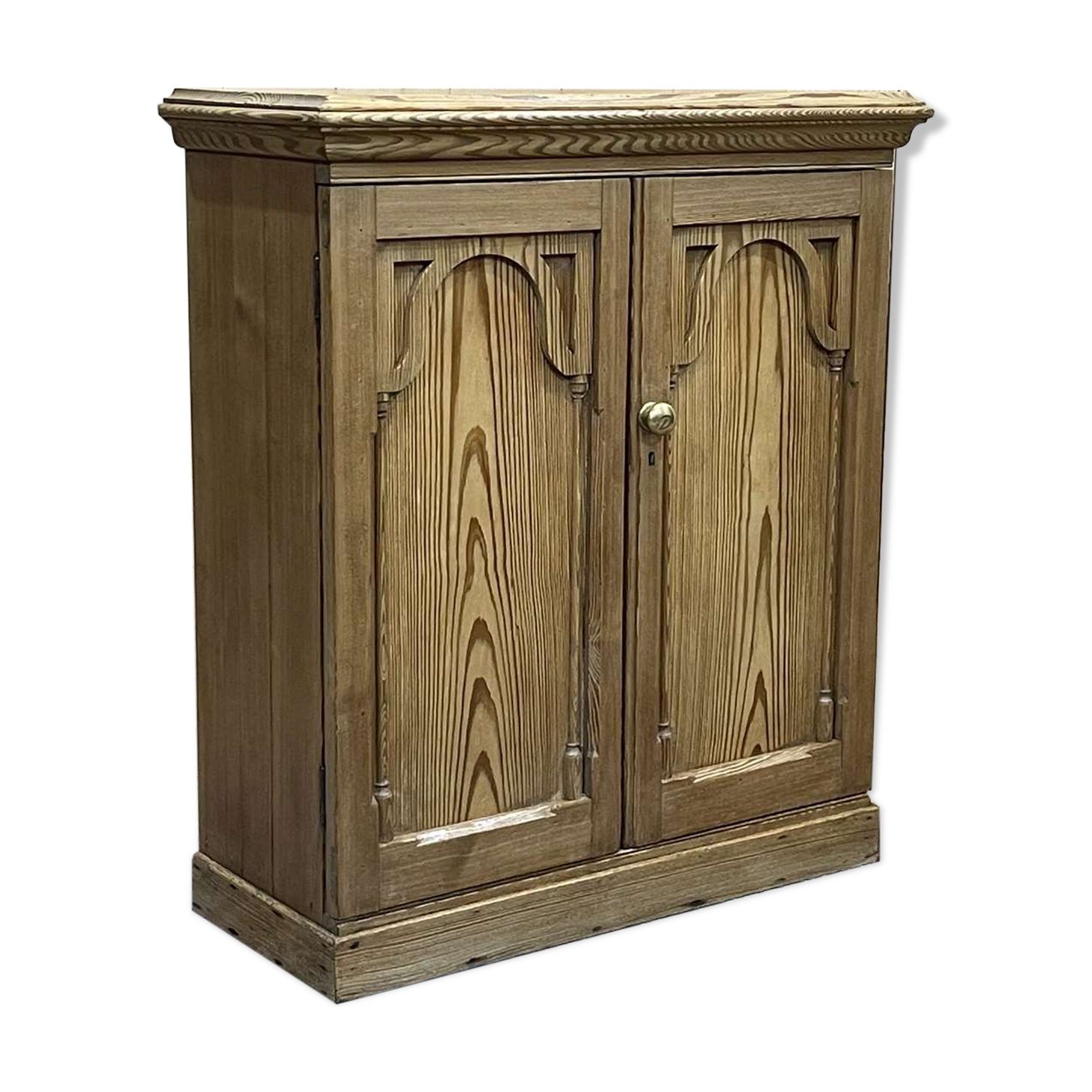 English buffet XIXth in pitch pine