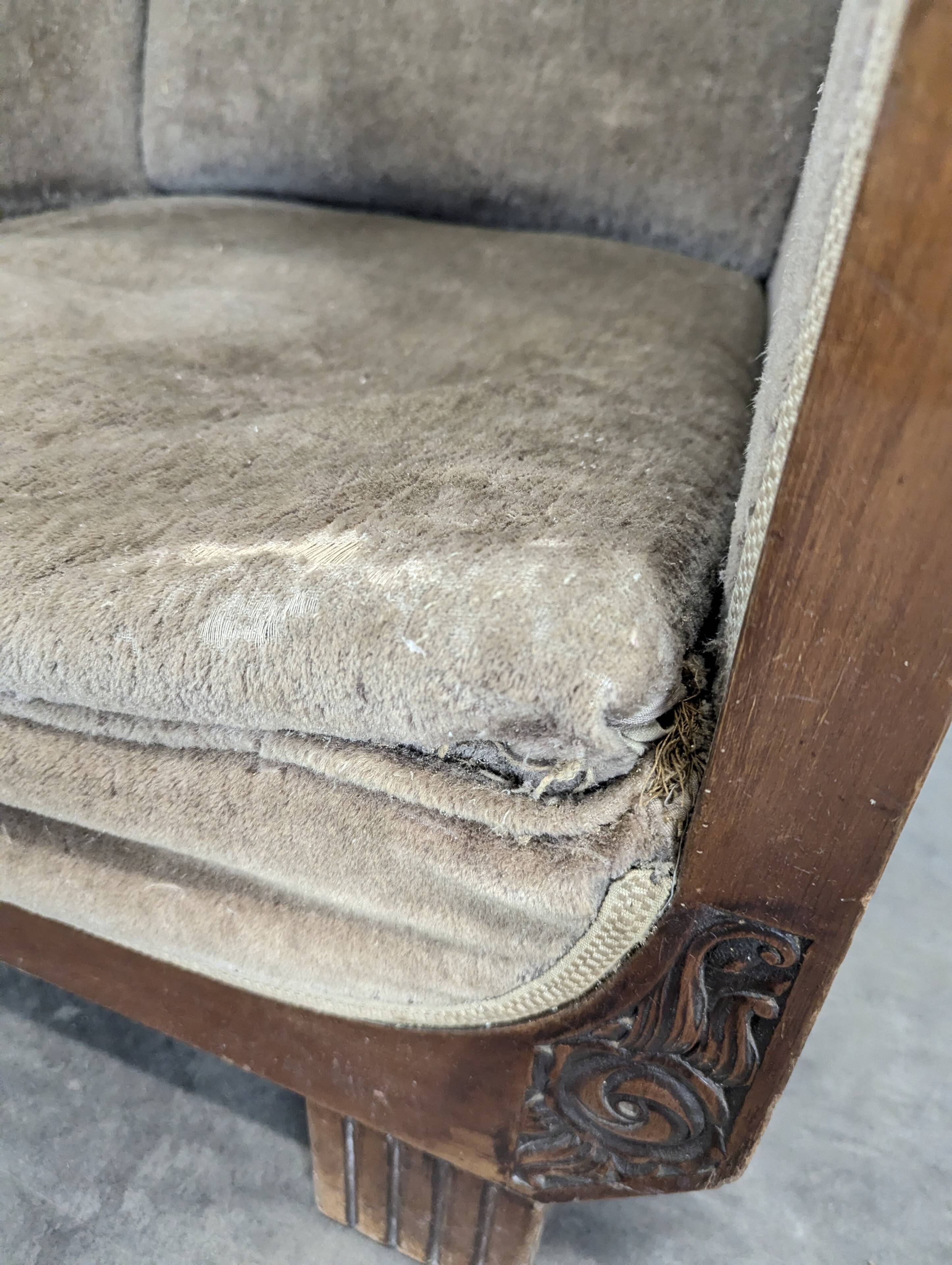 Art Deco armchair in Mahogany