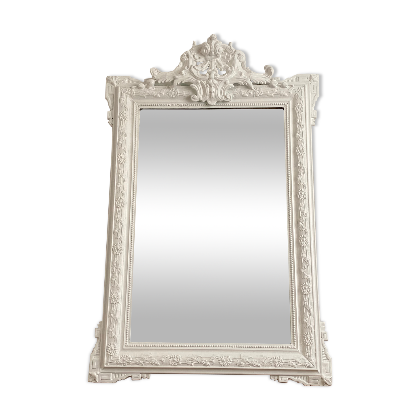Late 19th century mirror with decorated pediment. 120x80.