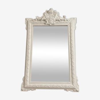 Late 19th century mirror with decorated pediment. 120x80.