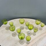Service de verres anciens en cristal baccarat vert, xxe siècle
