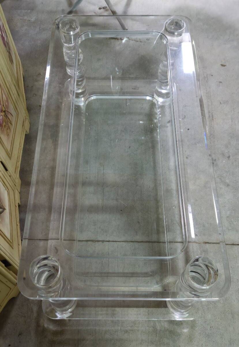 Table basse design Maison Roméo en lucite et verre – années 70