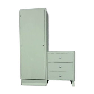 Asymmetrical wardrobe