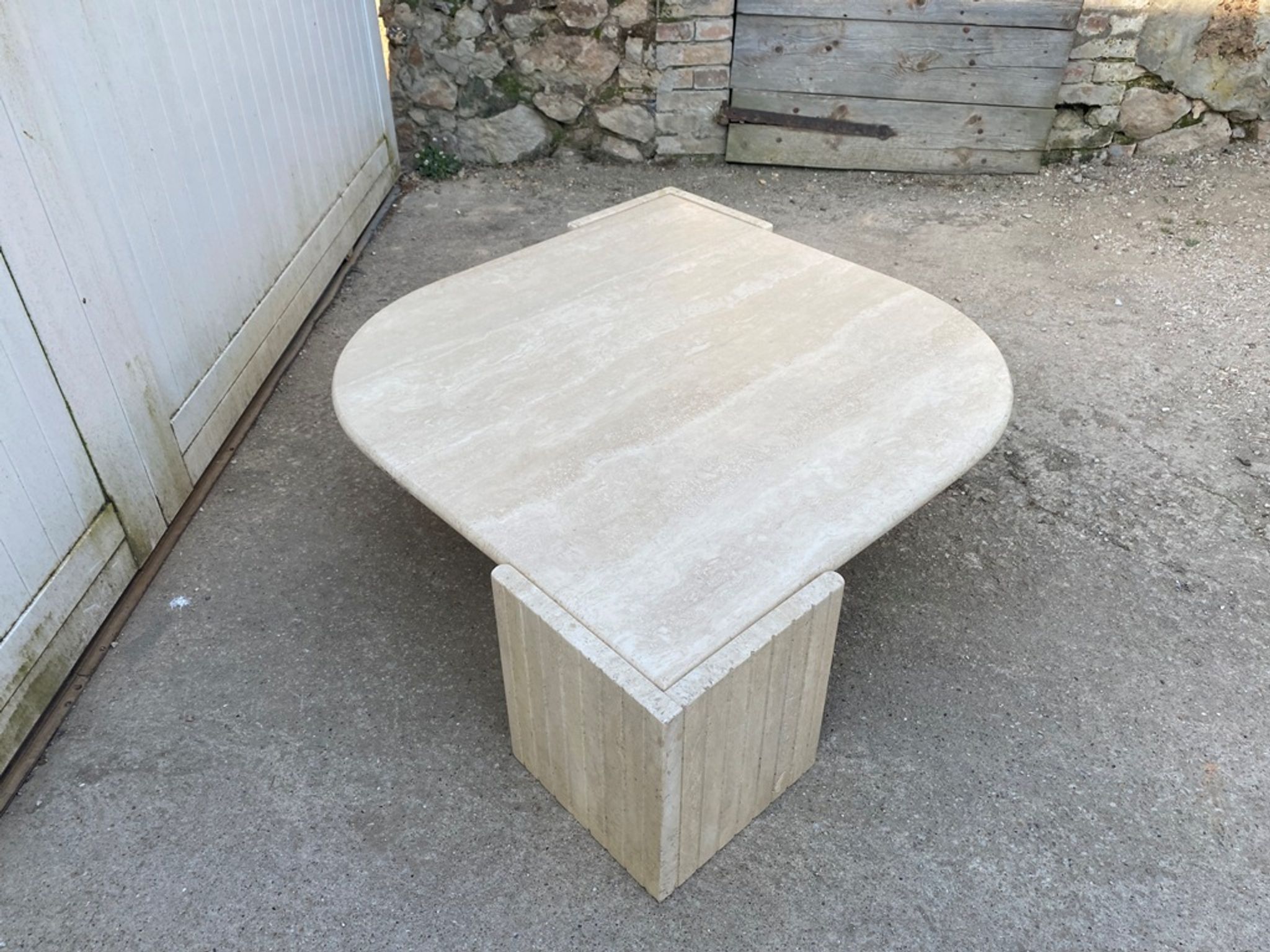 Large marble travertine coffee table in the shape of an eye from Roche Bobois vintage 70s