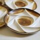 Assiettes divisées en grès vintage Français peint à la main « Longchamp »