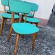 Chaises en skaï pied compas vintage bleu vert
