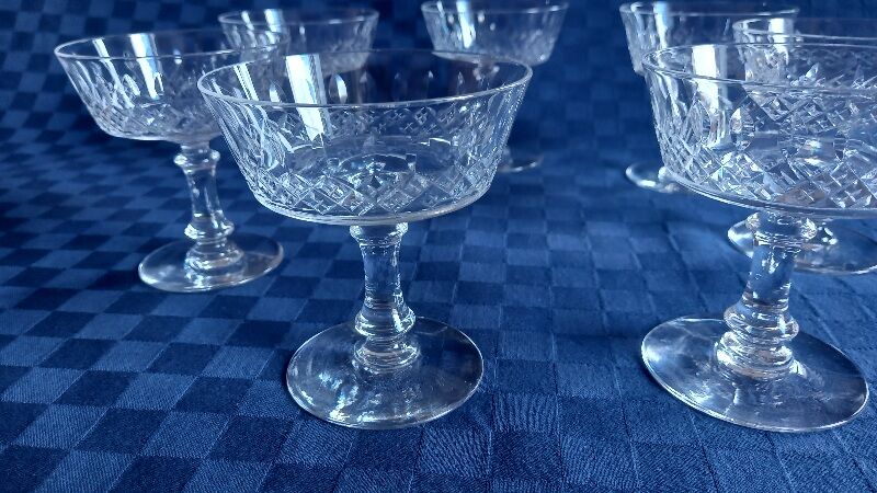 Set of 7 old champagne glasses in cut crystal