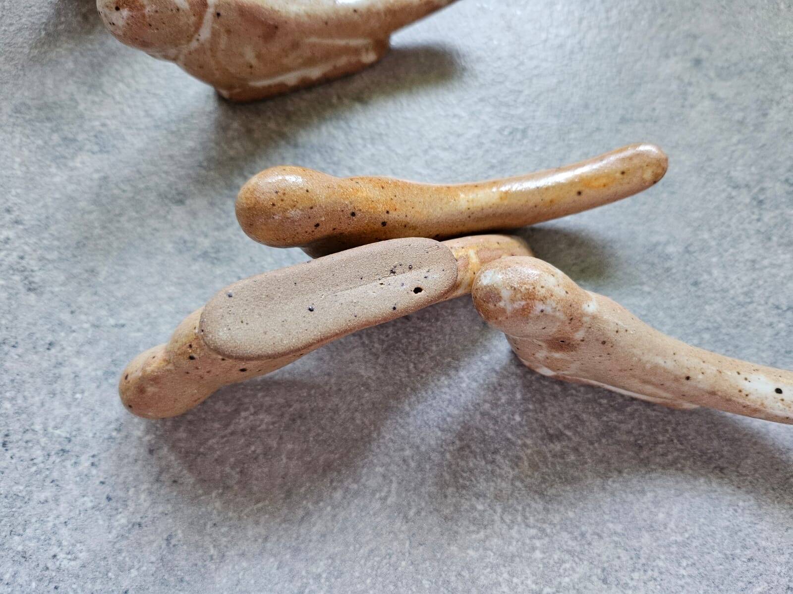 Set of 7 stoneware knife rests - birds