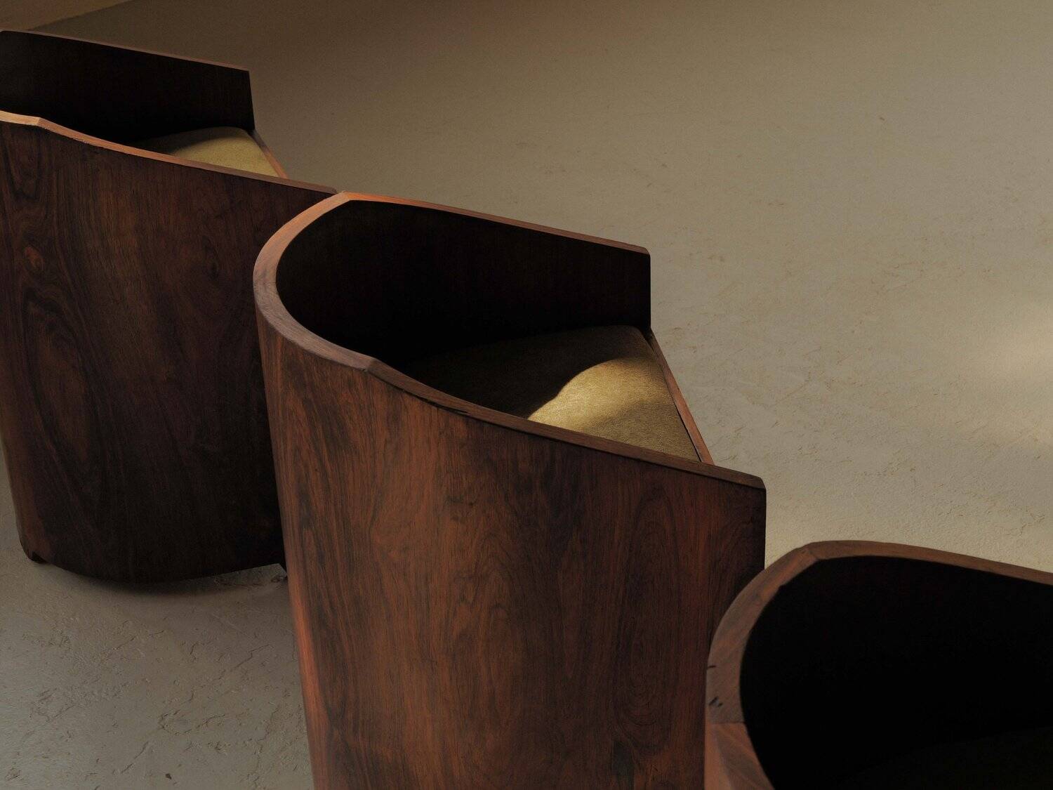 Set of 4 Art Deco armchairs in rosewood veneer, circa 1930.