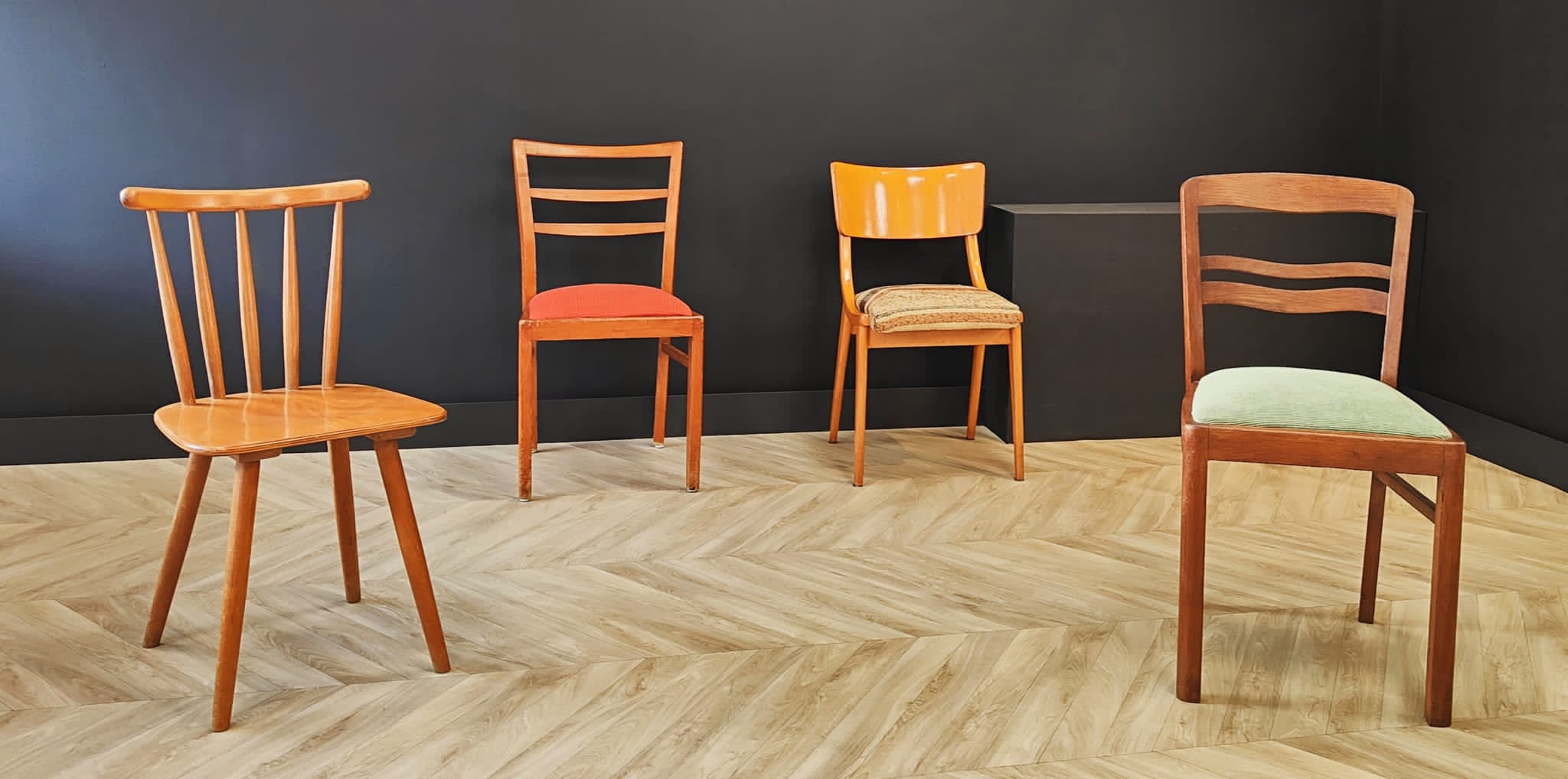 Four mid century chairs | vintage - set of 4 dining chairs