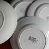 4 flat plates mismatched green and red