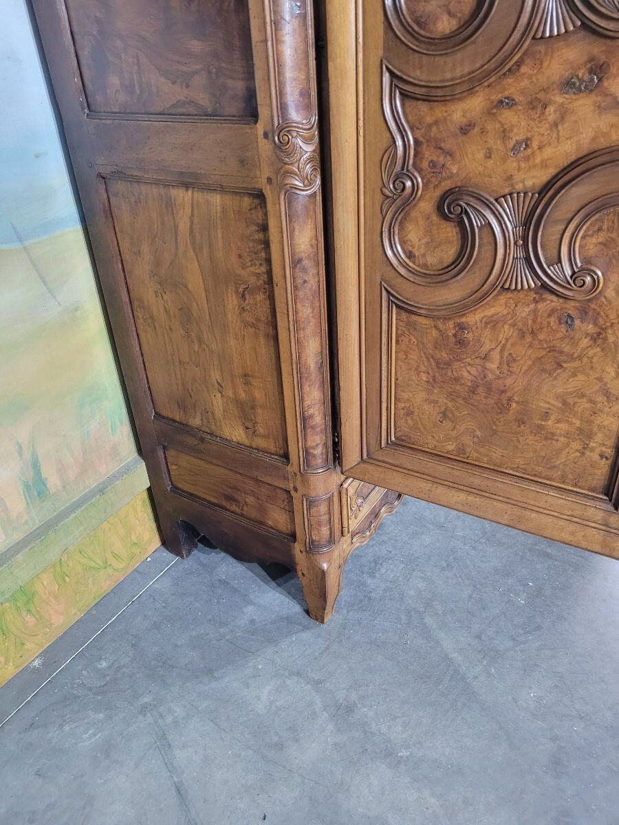 Armoire Bressane de style Louis XV