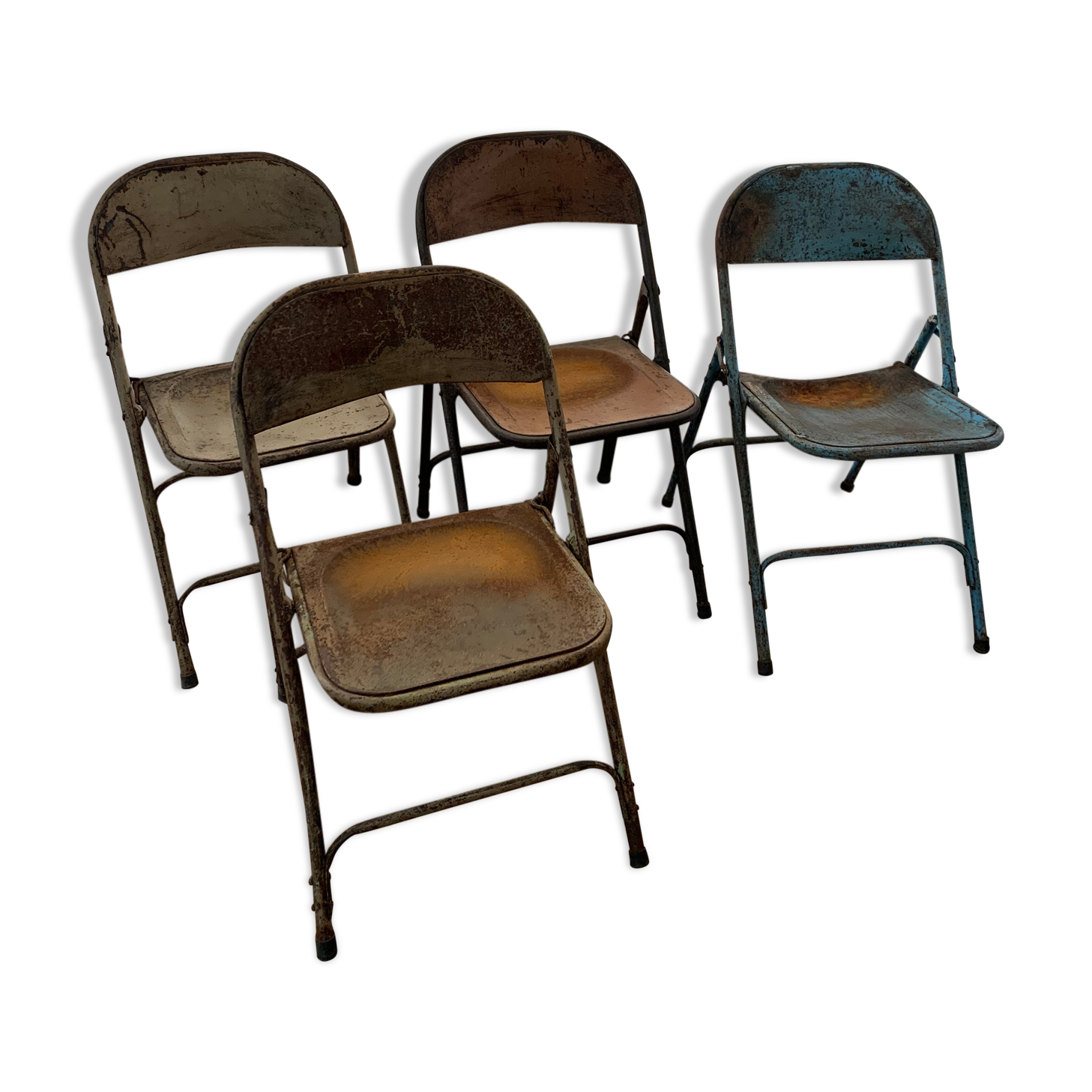 Lot of metal folding chairs
