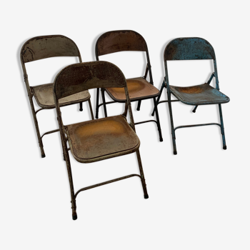 Lot of metal folding chairs