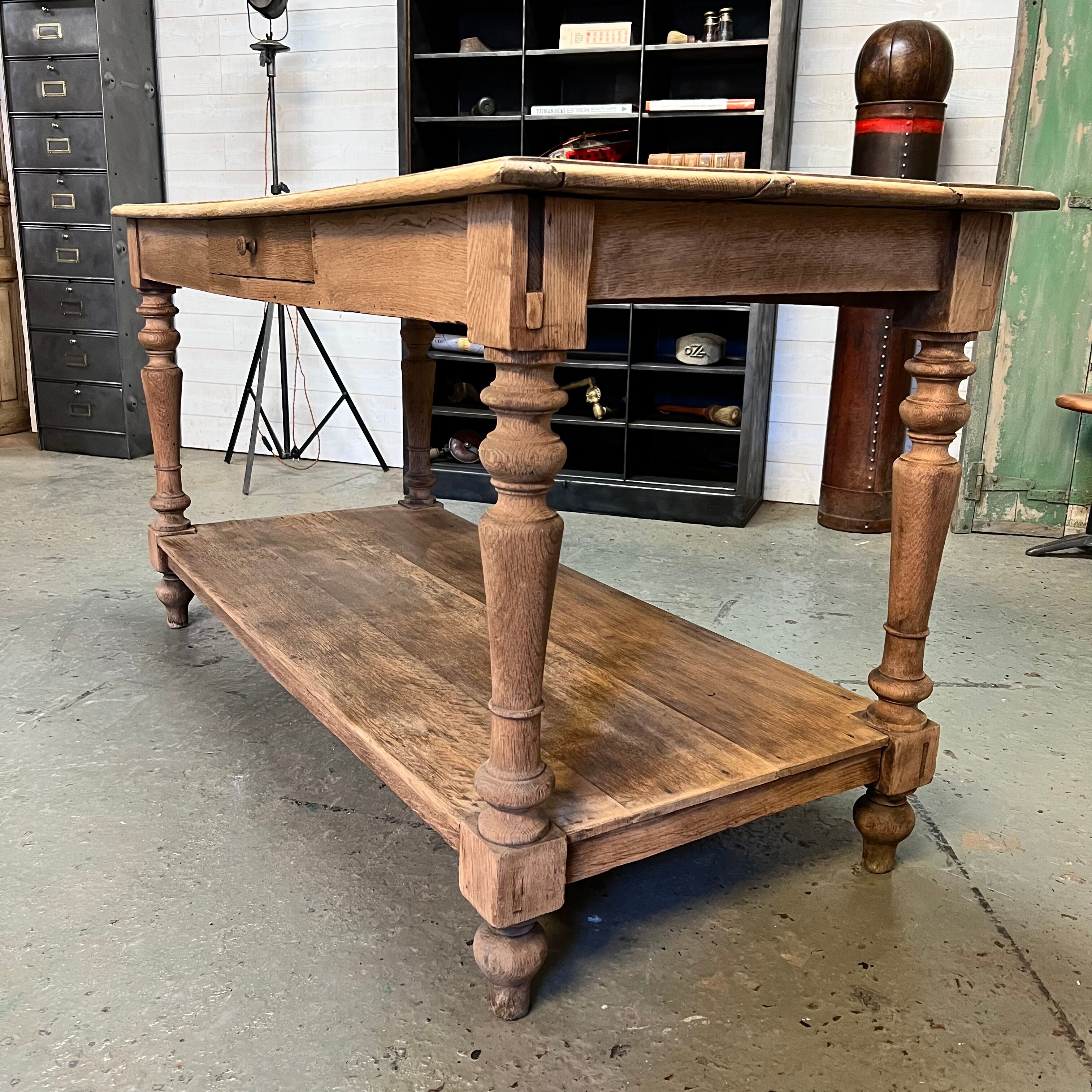 Table de drapier en chêne fin xix eme