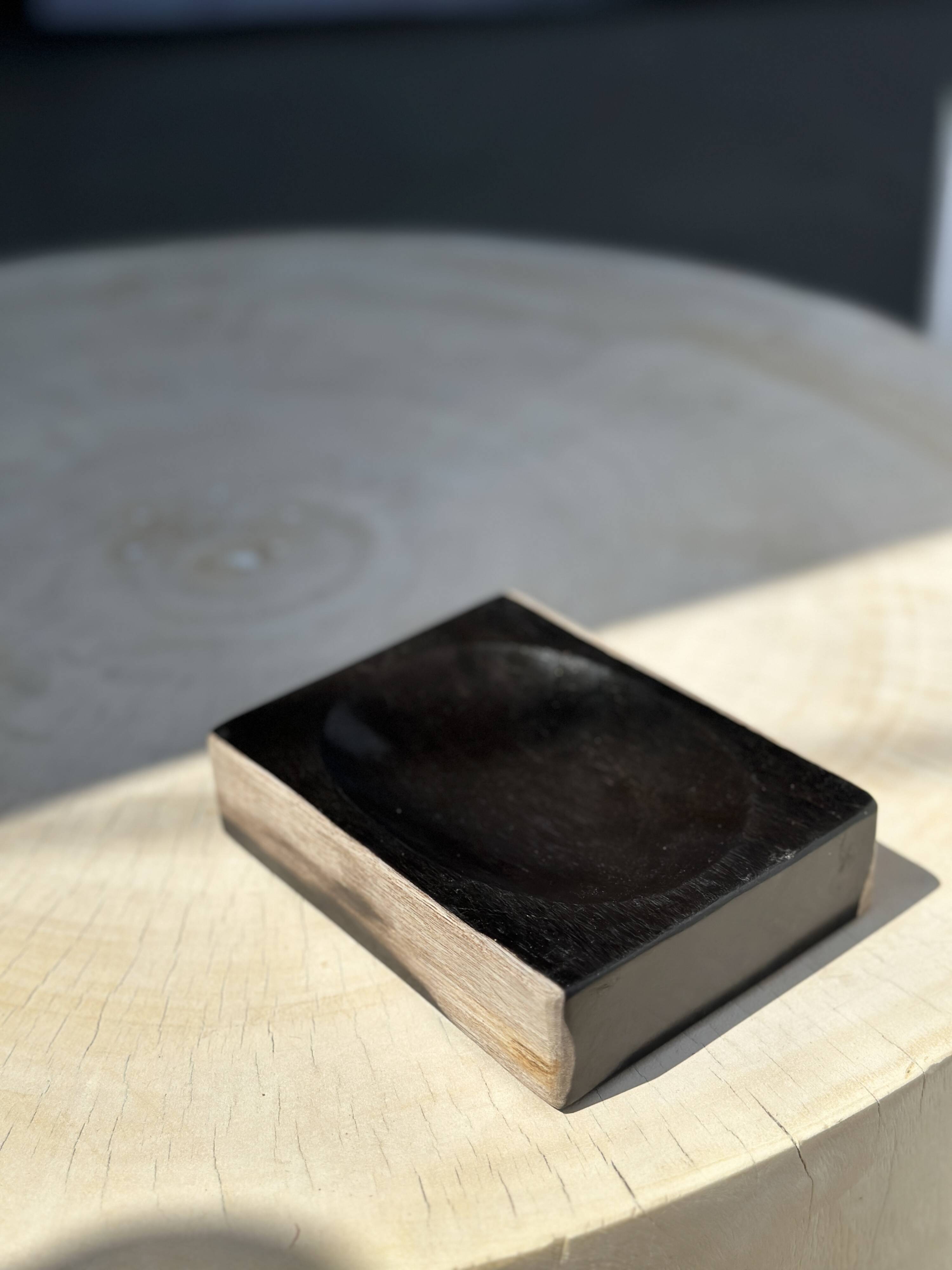 Petrified wood pocket emptier