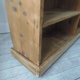 Vintage craft furniture on casters in pitch pine, 6 lockers.