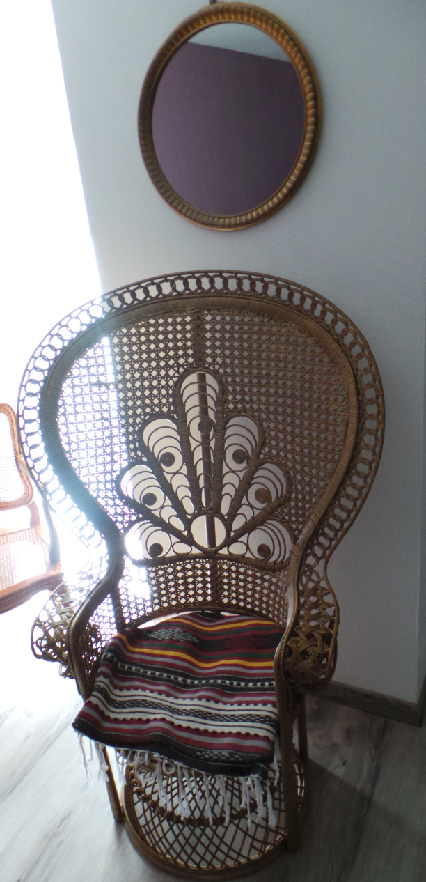 Fauteuil peacock en rotin vintage 1970