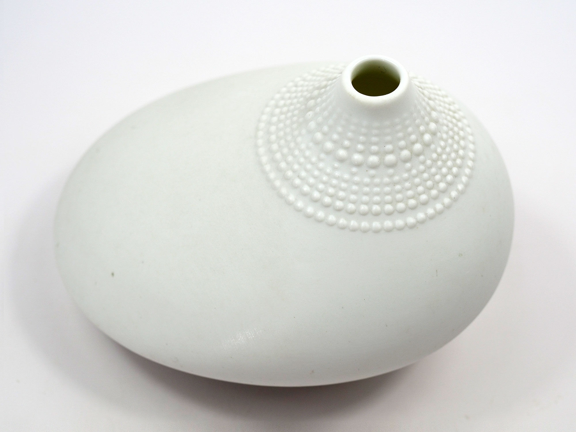 Tapio Wirkkala Porcelain "Pollo" vase for Rosenthal 1970s