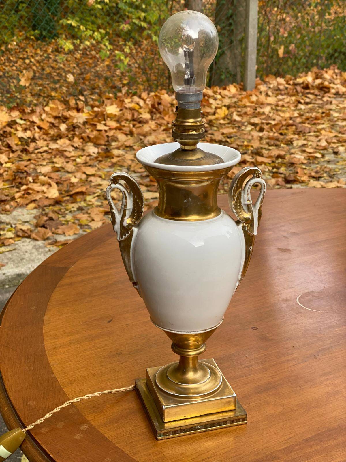 Gold lamp in white porcelain from Paris