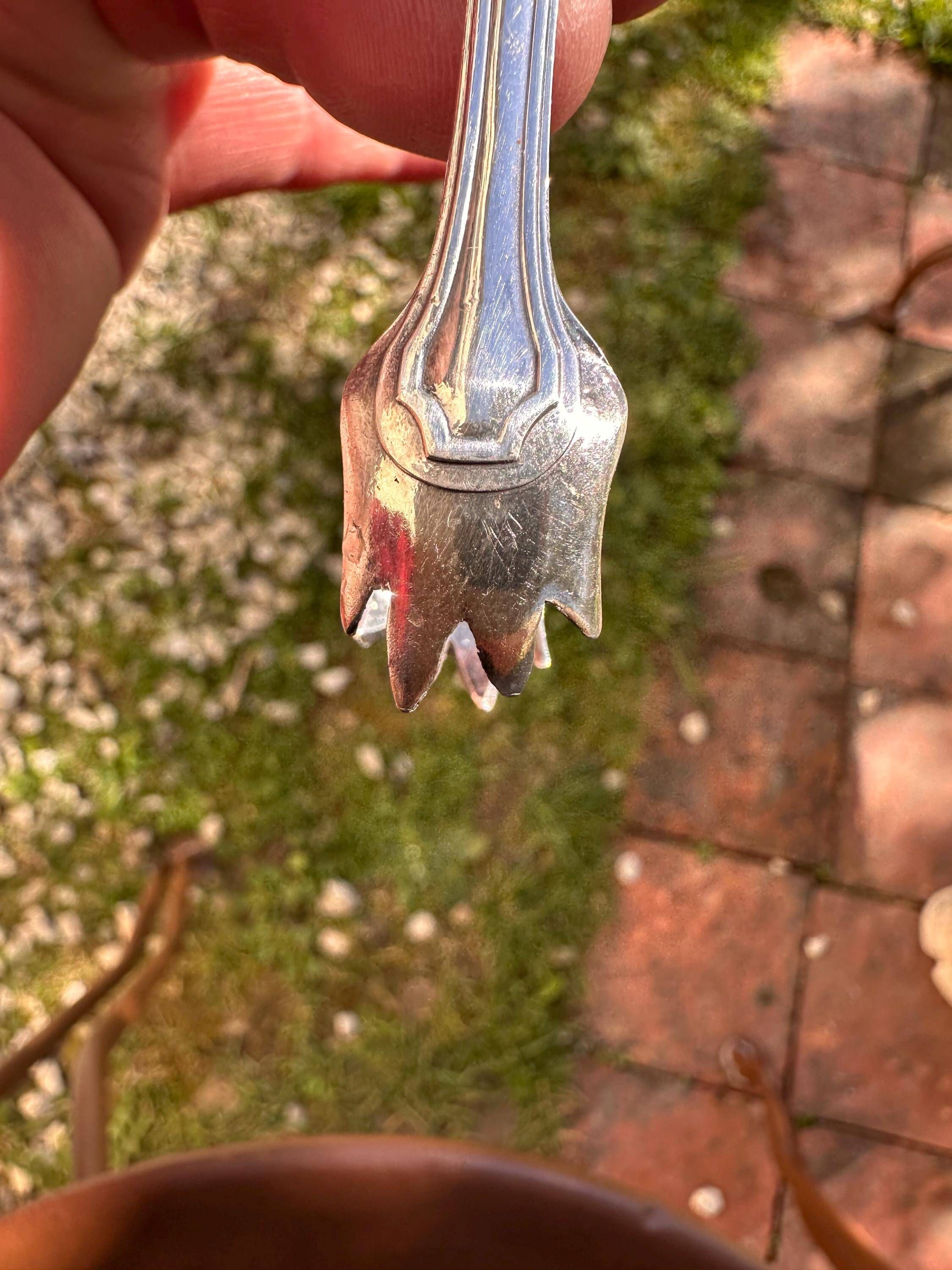 Vintage silver-plated sugar tongs by Gundart – Filigree decoration
