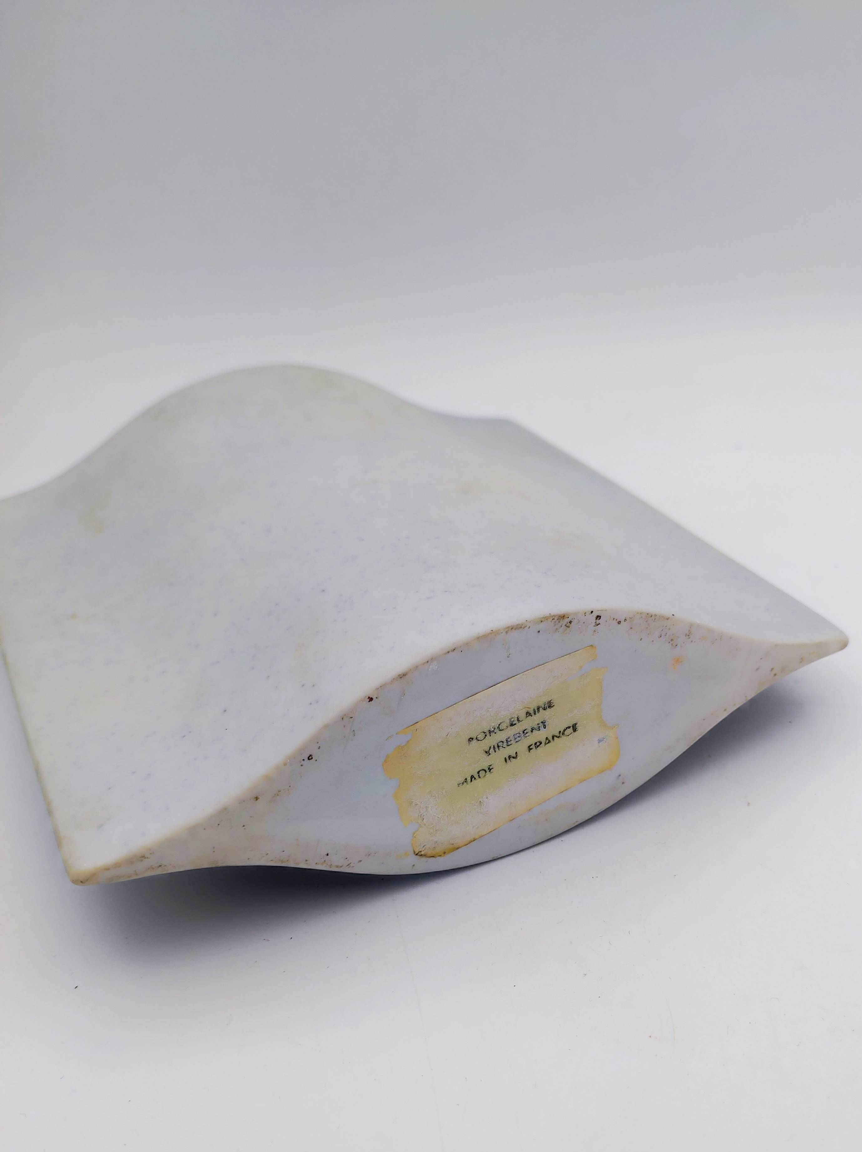 Decorated porcelain vase Virebent France