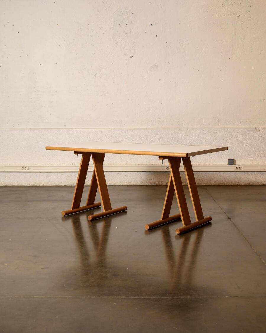 Trestle desk