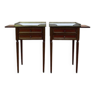 Paire de tables de chevets style Louis XVI avec tirette