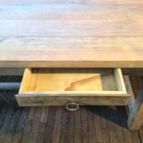 Farm table