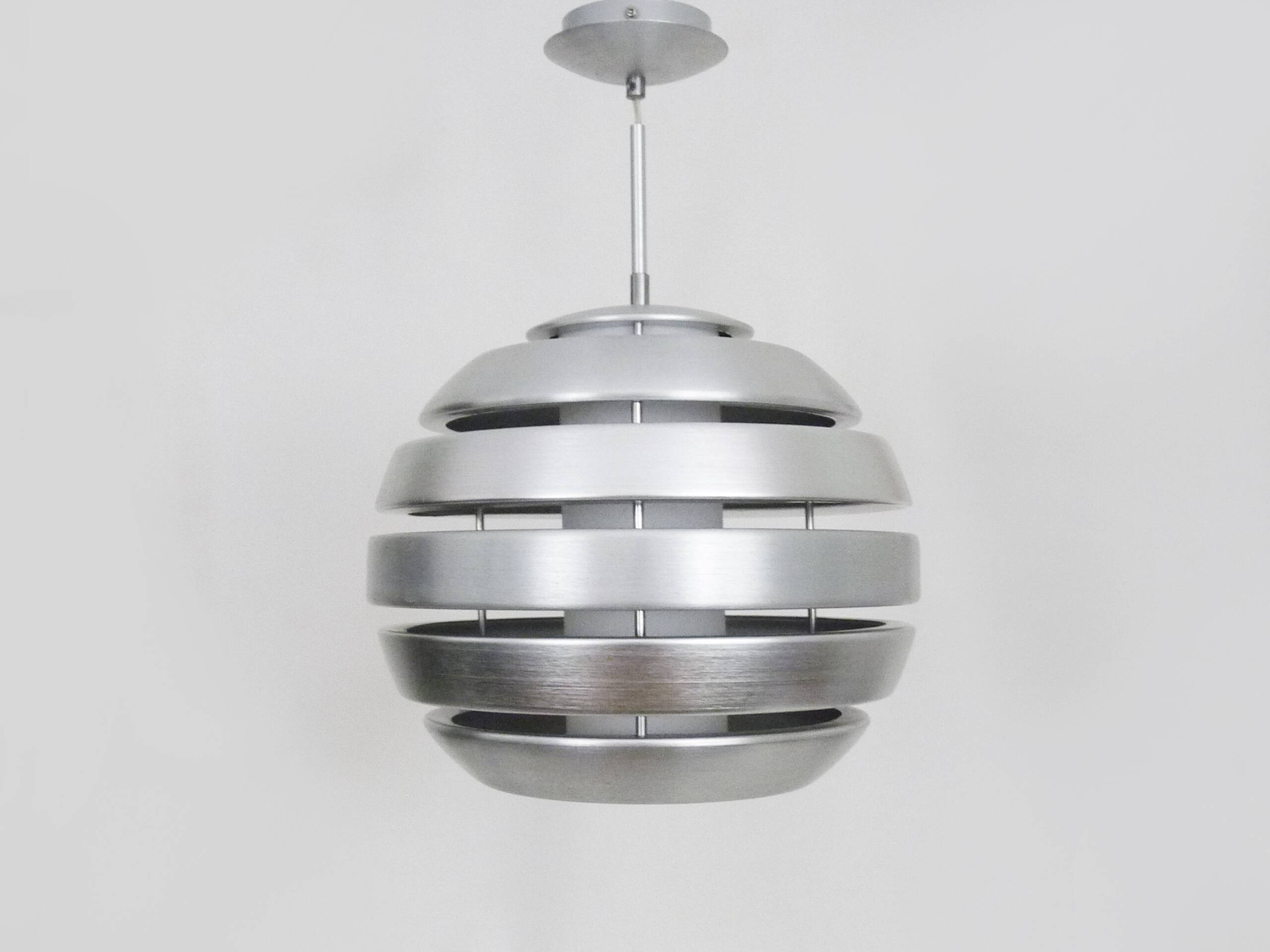 Grande suspension vintage Mercure par Eglo en aluminium brossé et opaline