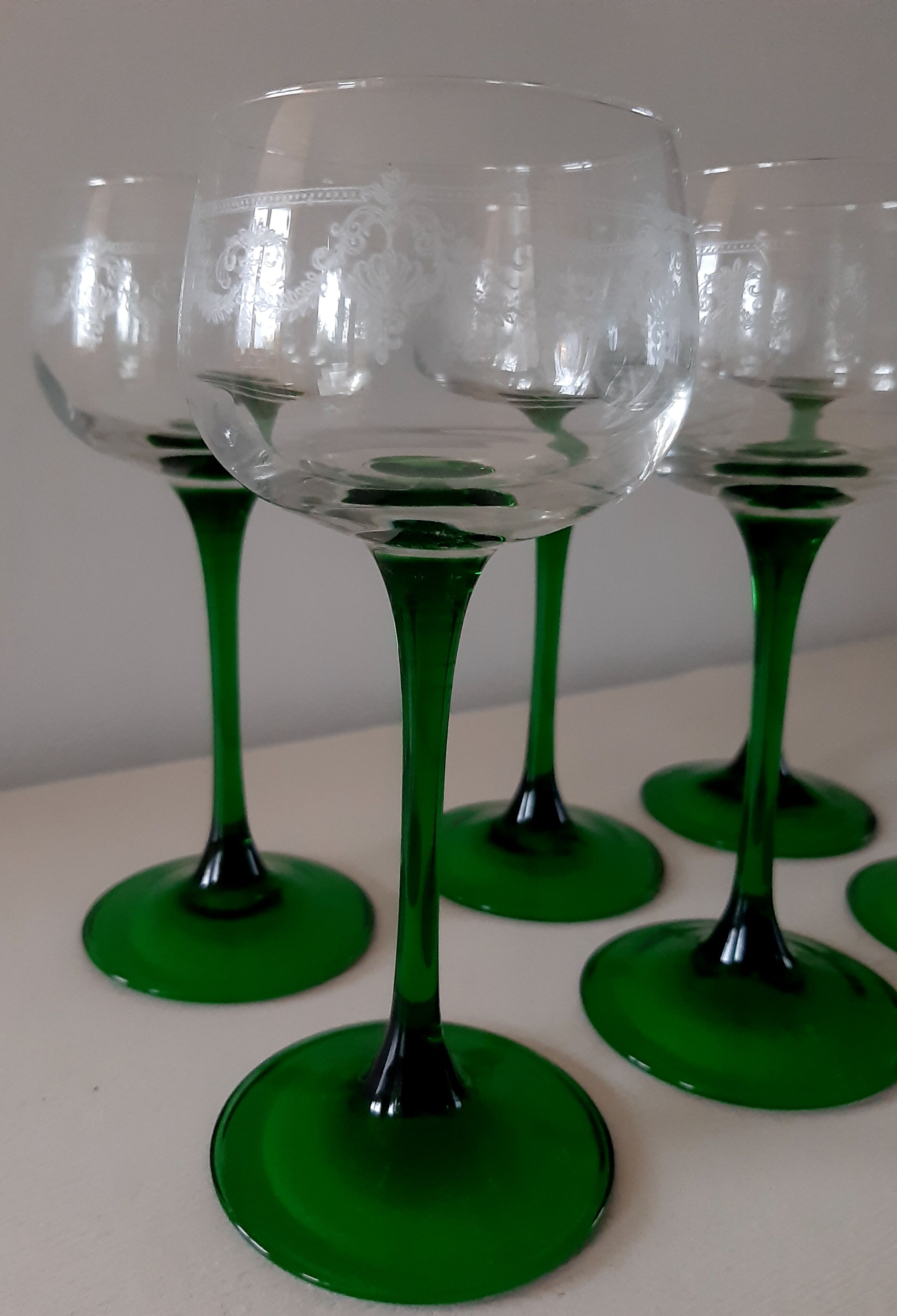 6 wine glasses