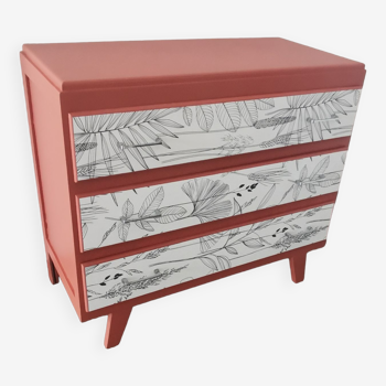 Vintage chest of drawers