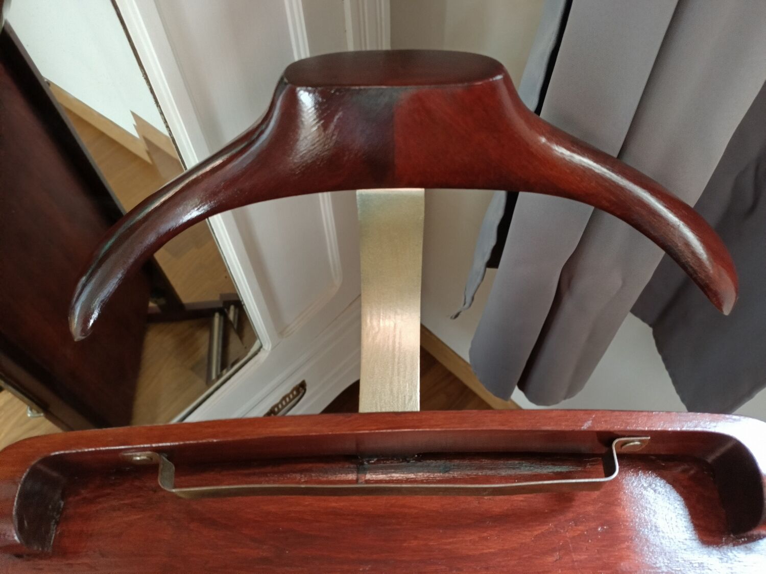 Fratelli Reguitti valet