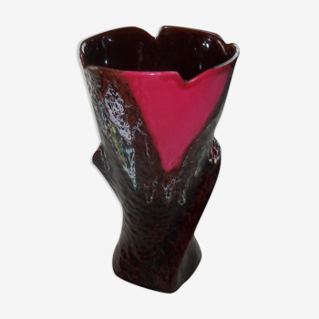 Vase Vallauris marron avec reflet rouge