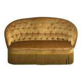 Canapé crapaud capitonné en velours moutarde